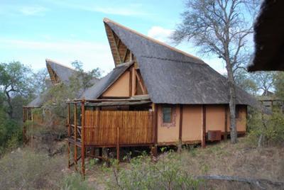 Lukimbi Safari Lodge  ©J.Lee/S.Murray